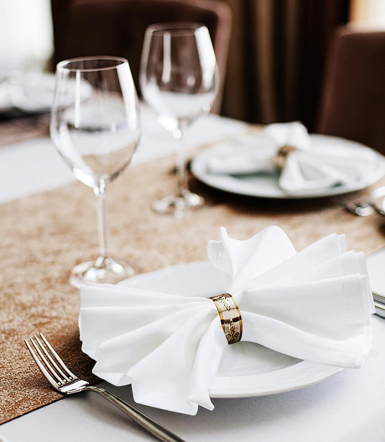 100% Polyester Dinner Napkins (17 X 17 Inches / White)